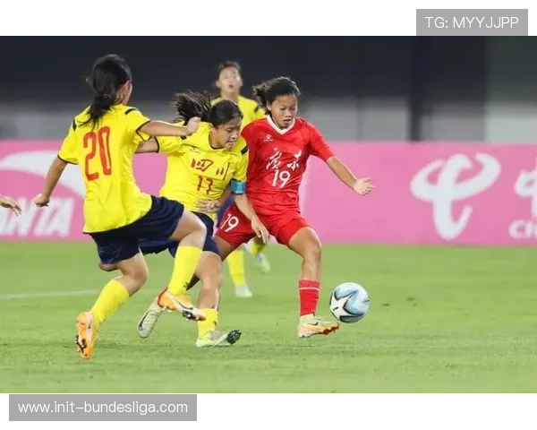 四川女曲全运小组赛战平广东，短角球战术成比赛亮点